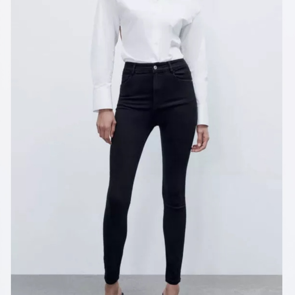 NWOT ZARA WOMEN BLACK HI-RISE SCULPT JEANS  High Waist SIZE 4